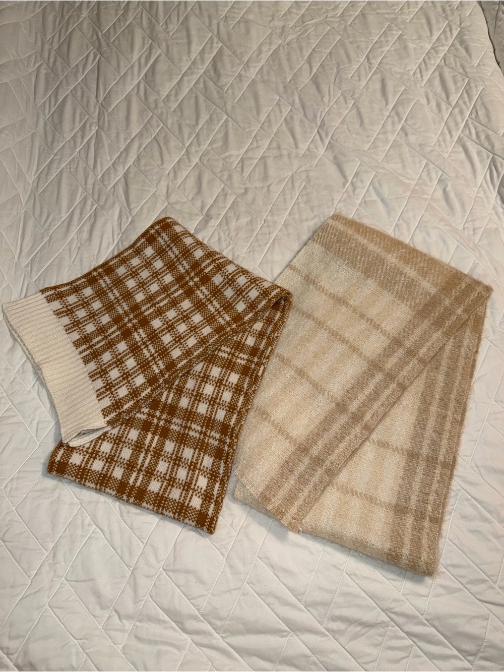 Plaid neutral knit scarves